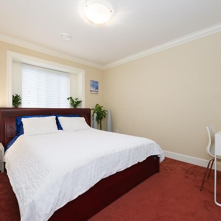 Cambie & 61St Ave Homestay Ванкувър Екстериор снимка