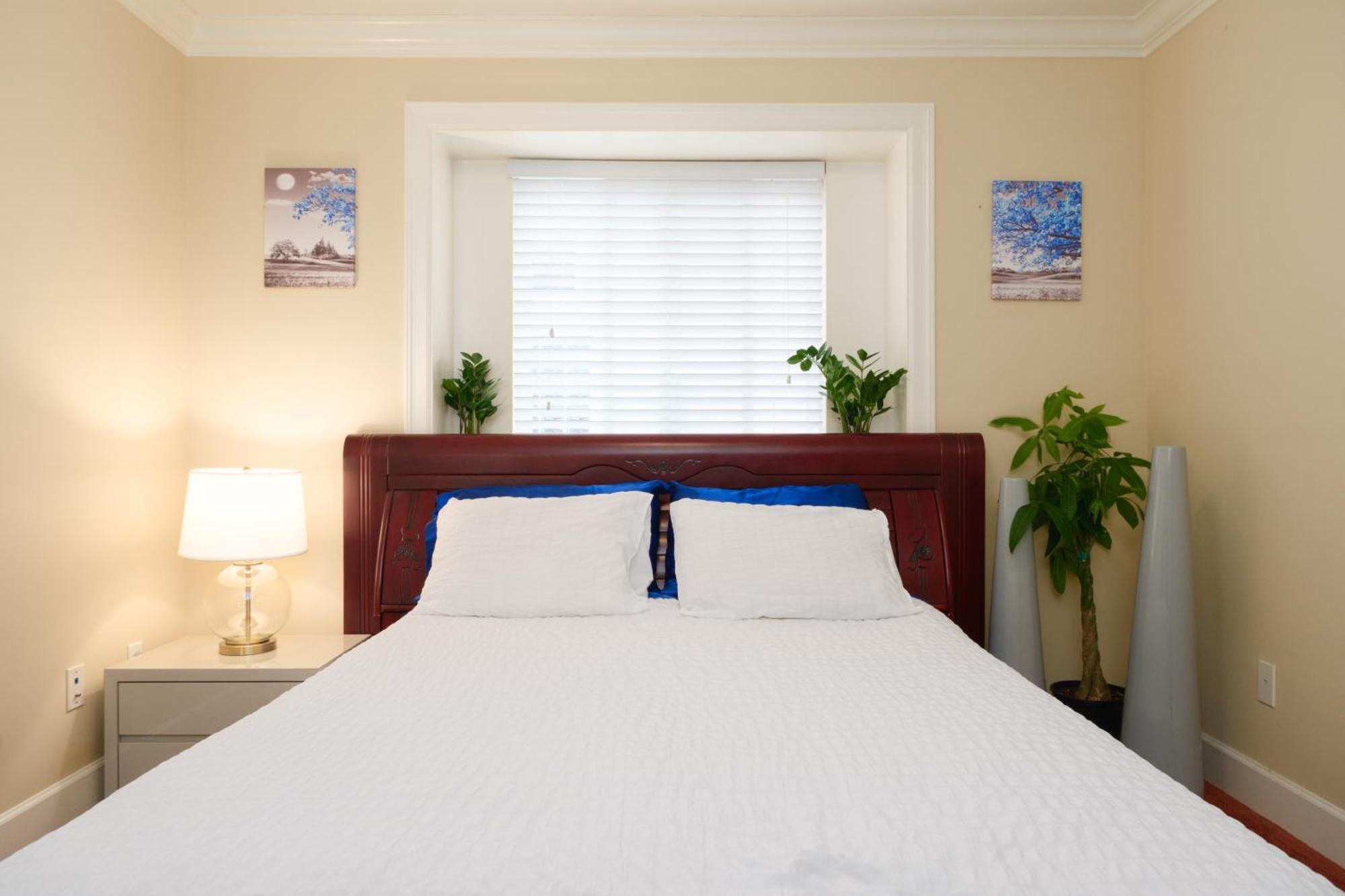 Cambie & 61St Ave Homestay Ванкувър Екстериор снимка