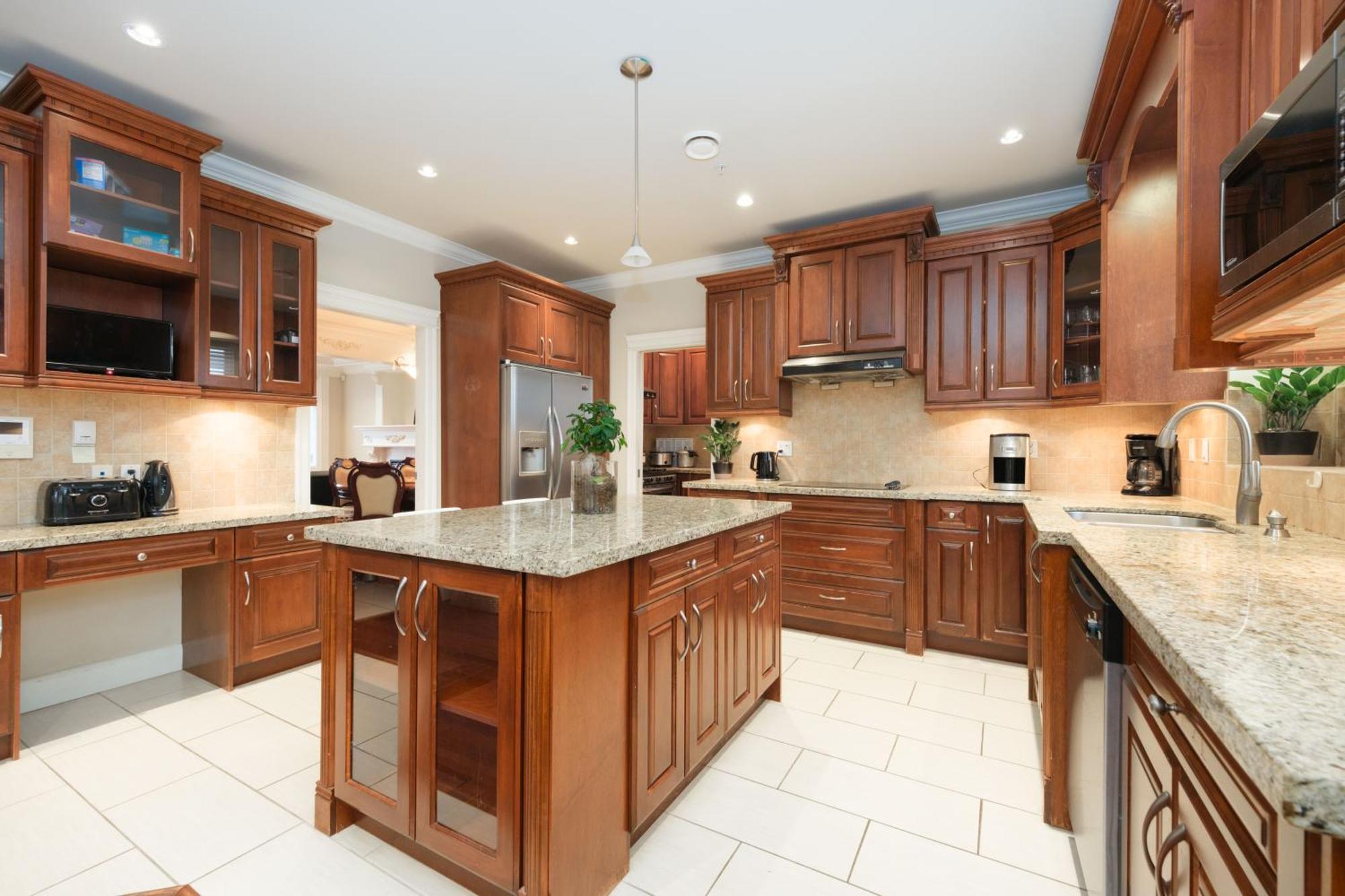 Cambie & 61St Ave Homestay Ванкувър Екстериор снимка