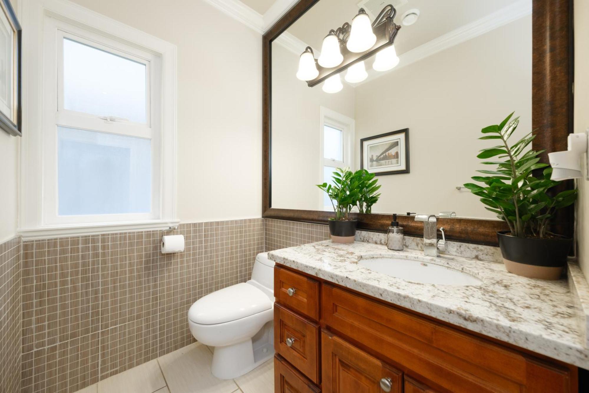 Cambie & 61St Ave Homestay Ванкувър Екстериор снимка